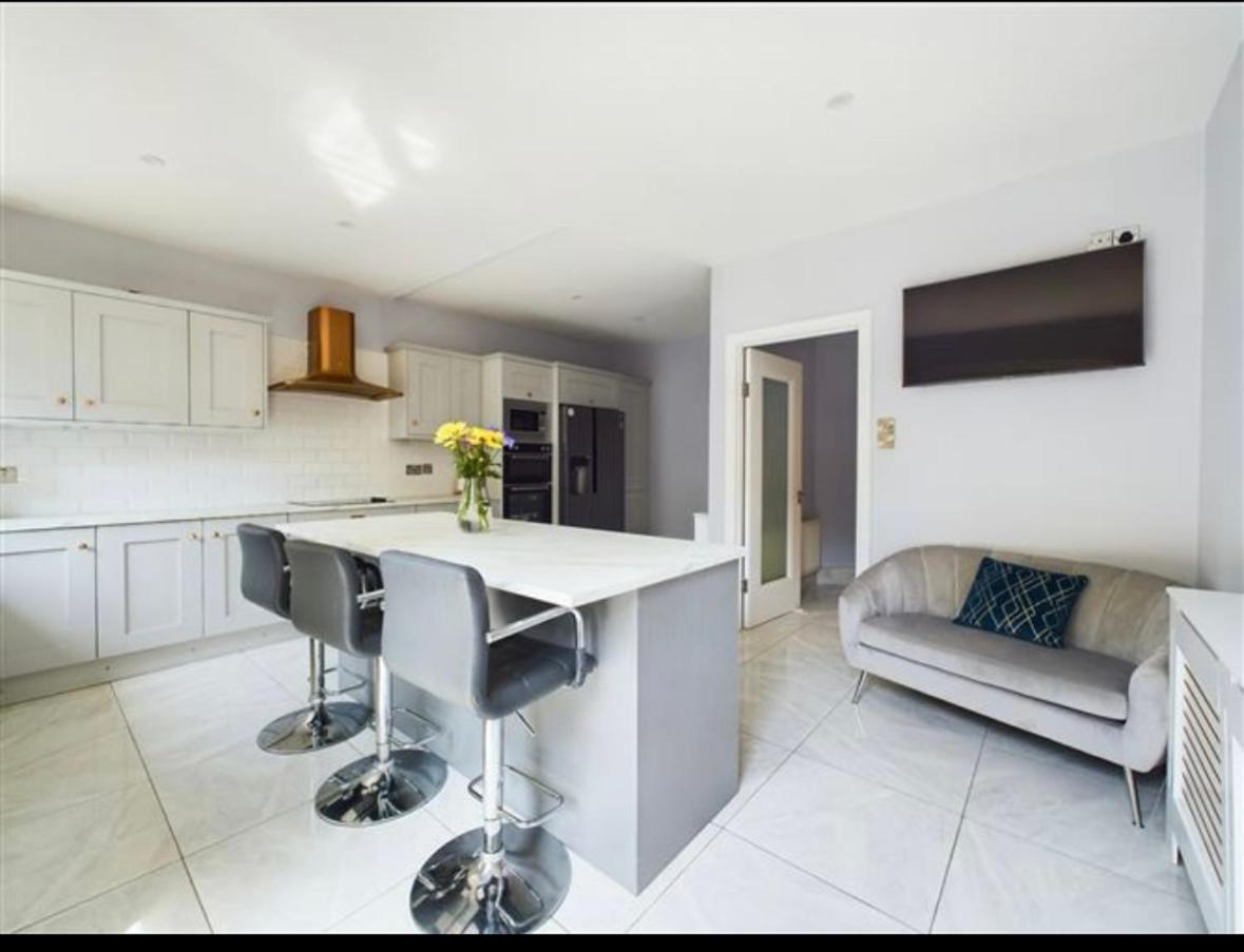 Deluxe Dwelling - 15 Mins From Cork City/Airport Apartment Екстериор снимка